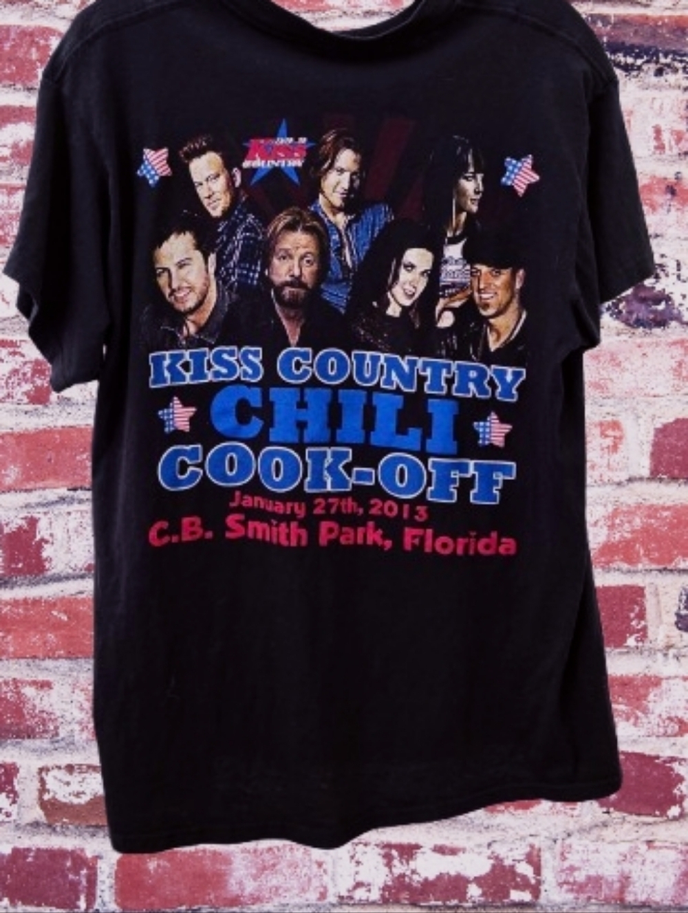 📣2013  🎶 Luke Bryan Kasey R Dunn FL GA - Thompson🟥 Kiss Graphic Tee SZ Large - Picture 2 of 4